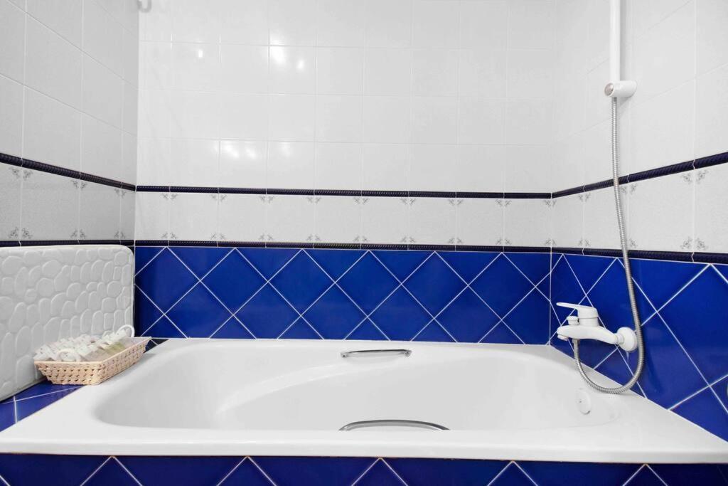 Apartament Duplex Tematico Andaluz Con Agradable Terraza - El Mirador De Benahavis 2 Zewnętrze zdjęcie