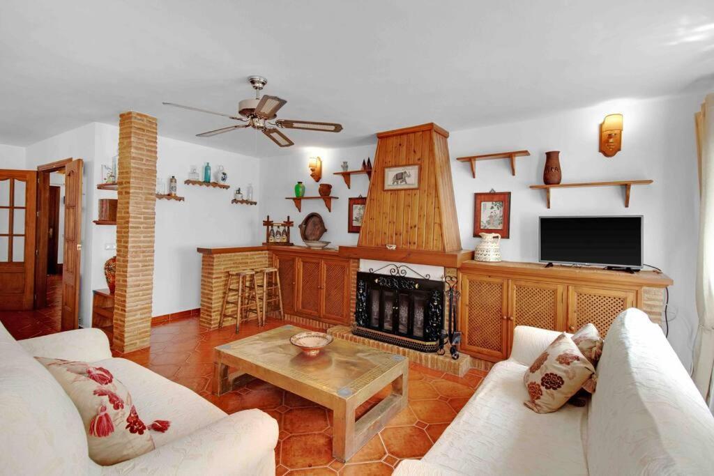 Apartament Duplex Tematico Andaluz Con Agradable Terraza - El Mirador De Benahavis 2 Zewnętrze zdjęcie